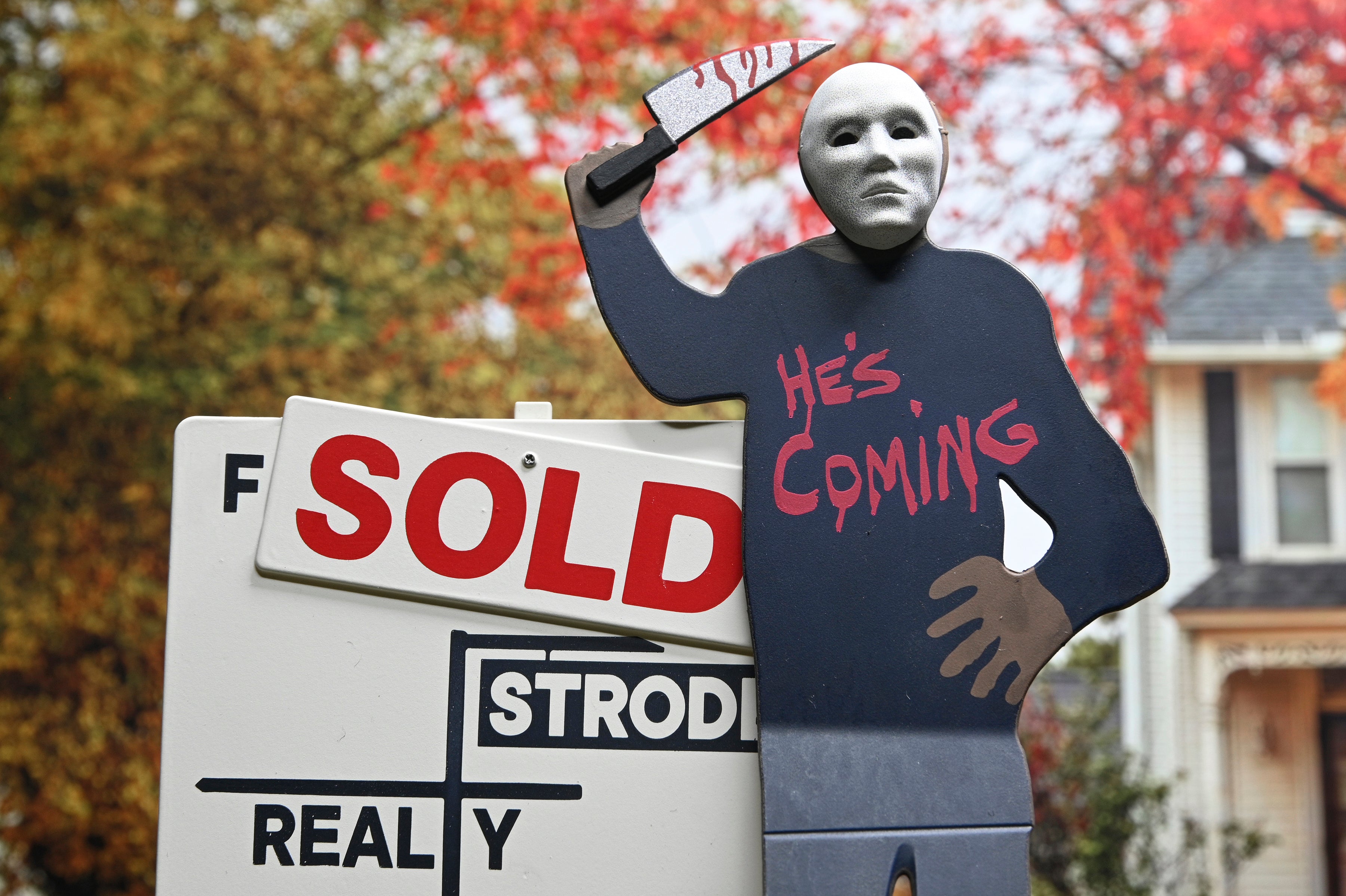 Halloween: The Curse of Michael Myers - Ultimate Michael Myers 7" Scale Action Figure - NECA on Haulathon.com