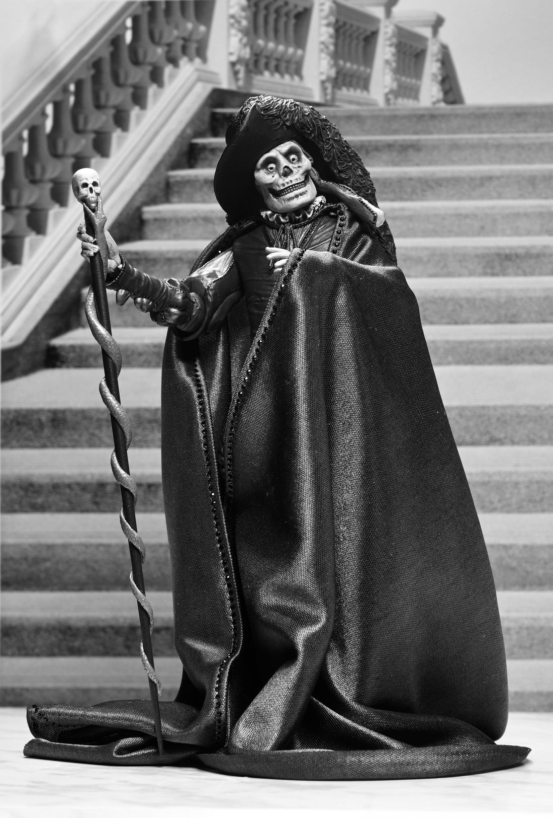 The Phantom of the Opera (1925) - Phantom of the Opera “Masque of the Red Death” 7” Scale Action Figure (Black &amp; White) - NECA on Haulathon.com