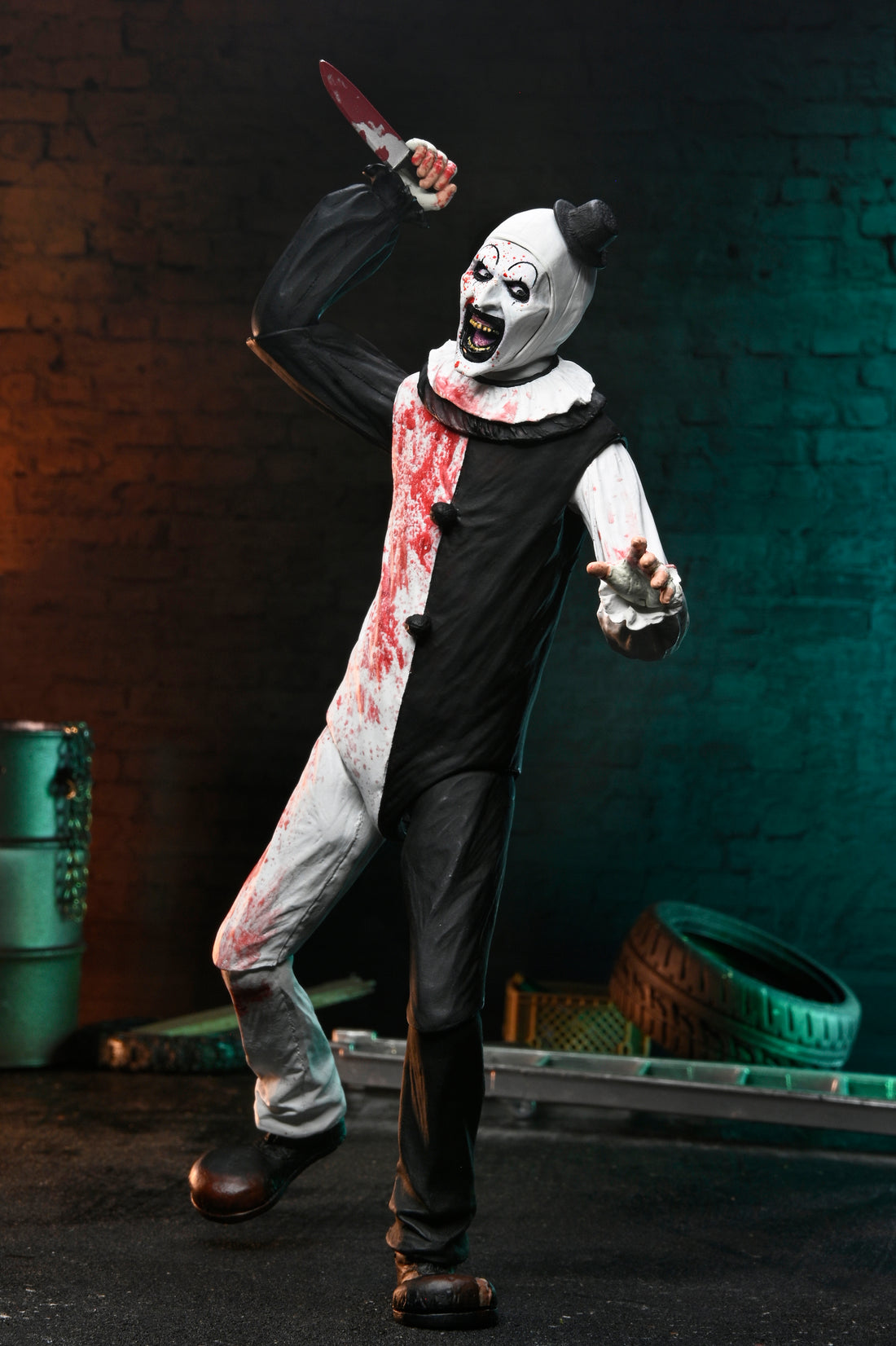 Terrifier 2 - Ultimate Art the Clown 7" Scale Action Figure (Blood Splattered) - NECA on Haulathon.com